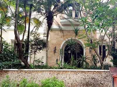 Rumah Mewah Fully Furnished di Casa Grande - Sleman