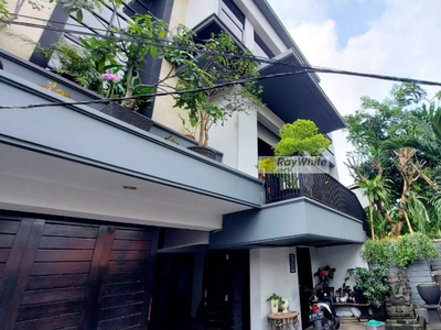 Dijual Rumah Mewah Lokasi Super Strategis di Kebayoran Baru