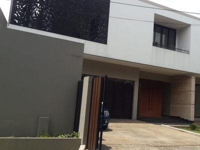 Dijual Rumah Mewah,dalam cluster,standar 2 lantai di Bintaro Jaya