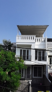 Disewa Rumah Minimalis 3 Lantai di Gading Elok Timur Kelapa Gadin
