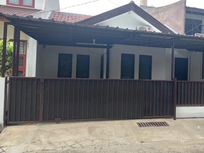 Rumah minimalis, bebas banjir siap huni di Bintaro