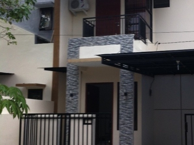 Dijual Rumah Minimalis Dalam Cluster Di Ciputat, rumah baru 2 lan