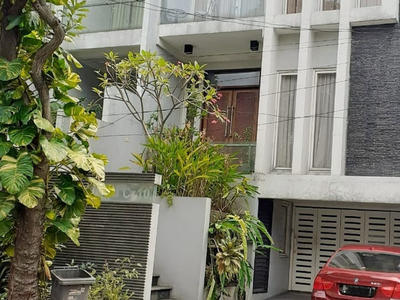 Dijual Rumah Minimalis Siap Huni di Arteri Pondok Indah