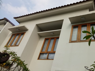 Dijual Rumah Minimalis & Strategis dalam TownHouse di Cipete, Jak