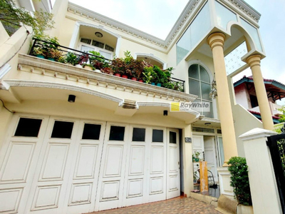 Rumah Modern Classic Siap Huni Harga Terjangkau Dalam Komplek Elite di Tebet