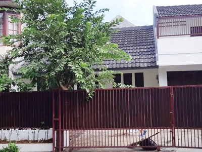 Dijual Rumah Nyaman dan Siap Huni di Kawasan Bintaro Sektor 4