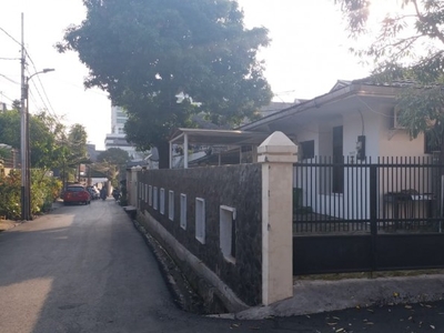 Rumah Nyaman, Lingkungan Bersih dan Lokasi Strategis @Jl. Mampang Jakarta Selatan