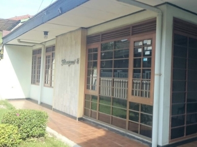 Rumah Nyaman Lokasi Strategis Di Daerah Kopo