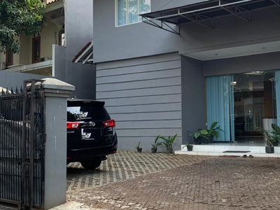 Rumah Nyaman Untuk Kantor dan Hunian di Palem Jakarta Barat