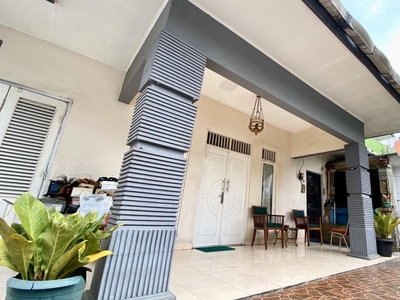 Dijual Rumah Pinggir Jalan Raya Lenteng Agung: Lokasi Strategis u