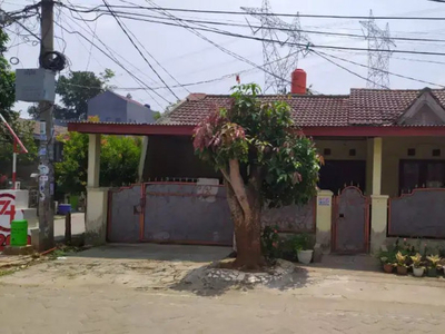 Dijual Rumah Posisi Hook Dalam Komplek Di Ciputat - Tangsel