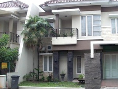 Dijual Rumah Sakura Residence, 2 Lantai, Minimalis, Bagus, Row Ja