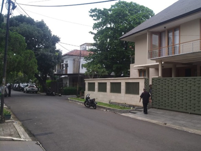 Dijual Rumah Selangkah Menuju Pondok Indah Mall