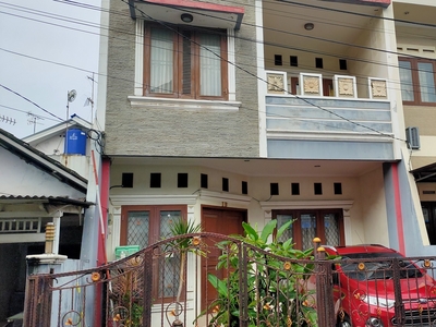 Rumah siap huni, banyak kamar Griya Pratama Kelapa Gading