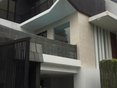 Dijual Rumah Siap Huni dengan Interior dan Exterior Elegan @Amper