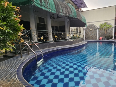 Dijual Rumah Siap Huni dengan pool di Kemang timur, Jakarta Selat