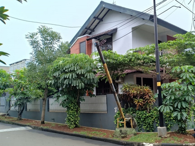 Dijual Rumah Asri siap huni lokasi Tenang Dekat Stasiun dan Akses