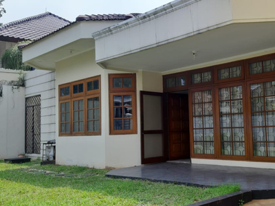 Disewa Rumah siap huni di Kebayoran Baru