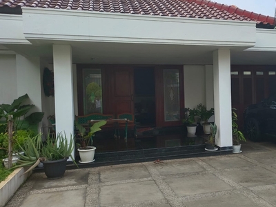 Rumah Siap Huni (Full Furnished) Jl. Ki. Mangunsarkoro, Menteng - Jakarta Pusat