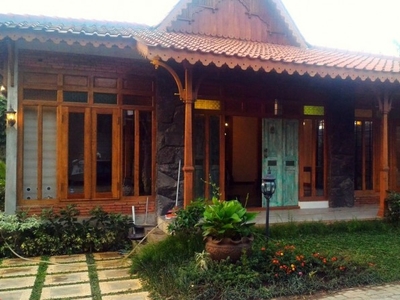 Dijual Rumah Siap Huni, Interior dan Exterior Klasik @Sarua Indah