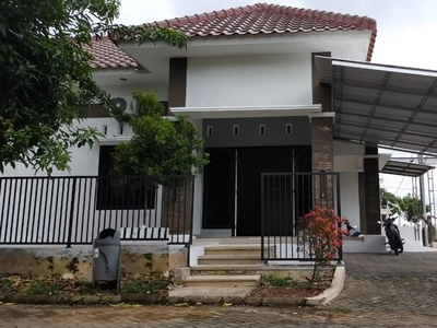 Rumah Siap Huni Lingkungan Asri Dekat UNDIP Tembalang Semarang.