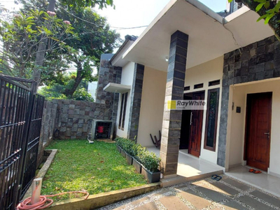 Dijual Rumah siap huni tanpa renov dalam komplek di Cirendeu