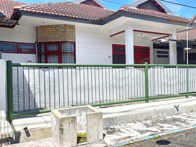 Rumah Spesial Lebar Tanah 11meter, 1 Lantai Hadap Utara, Rungkut Mapan-Surabaya Timur
