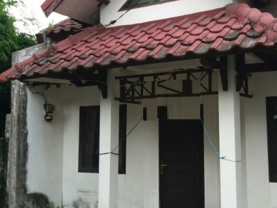 Dijual RUMAH STANDAR DENGAN LINGKUNGAN ASRI DEKAT STASIUN KA DAN