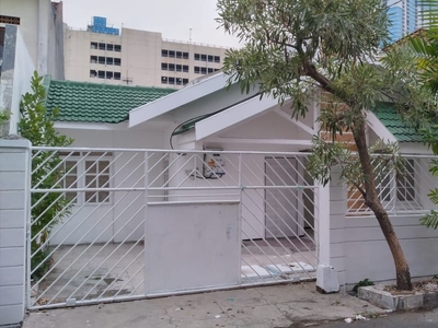 Disewa Rumah Sudah Renovasi 2 Carport Siap Huni Hadap Utara - Wis