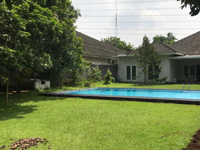 Rumah Super Luas Dengan Private Pool Bonus Pavilion Siap Huni di Jagakarsa