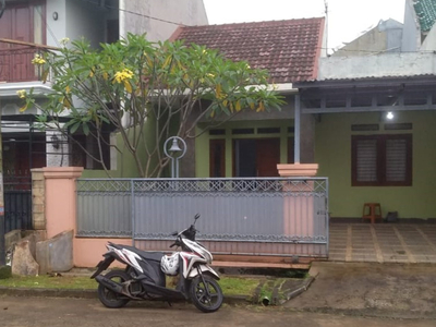 Rumah Terawat Siap Huni di Graha Cinere