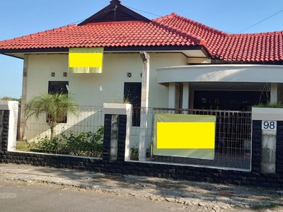 Dijual Rumah Tinggal 4 Kamar Dekat Jalan Gito Gati Mlati Sleman