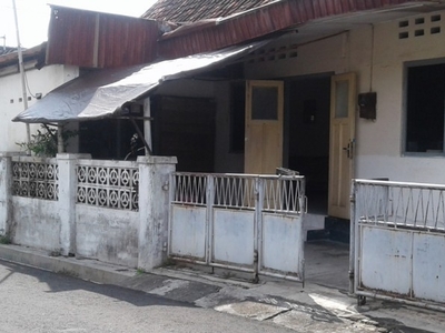 Dijual RUMAH TINGGAL , DI LOKASI STRTAEGIS, NOTOWINATAN, PAKUALAM