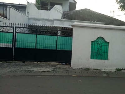 Dijual Rumah Tua 1 lantai, Hitung Tanah di Johar Baru Jakarta Pus