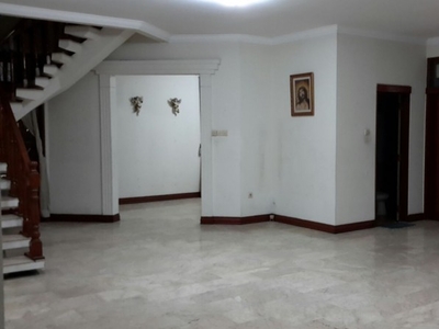 Dijual Rumah tua di Pondok Indah 2 lantai, cocok untuk para inves