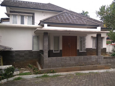 Dijual Rumah untuk usaha di Bintaro JakSel