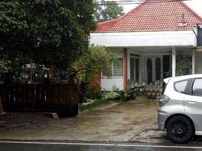Dijual Rumah Usaha Mainroad di Sayap Dago, Bandung