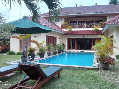 Dijual Rumah Villa dengan Kolam renang di Kemiling Bandar Lampung