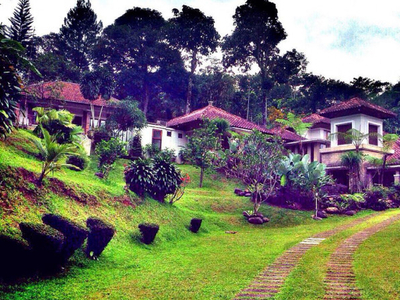 Rumah Villa Lokasi Strategis di Puncak Bogor