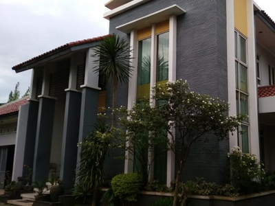 Rumah,halaman depan luas,siap huni,rapih di Bekasi