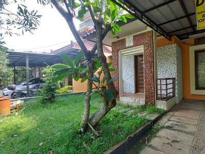 Dijual Sawangan, Puri Bali rumah cantik posisi dekat taman