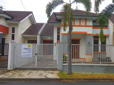 Sudah Renovasi Rumah di Sewa di Cluster ARALIA Harapan Indah Bekasi