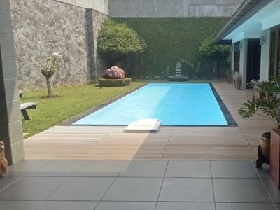 Turun Harga, Lngka Rumah Hegarmanah Bandung ada kolam renang