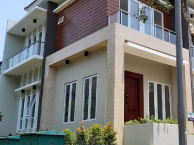 Dijual Turun harga rumah mewah di The Green