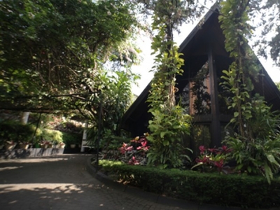 Villa full furnished , dekat kampus UNPAR