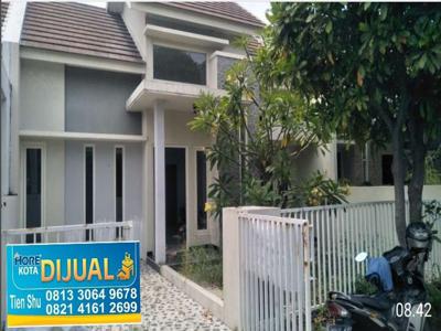 Rumah bagus dan siap huni di kompleks perumahan Taman Rivera Surabaya