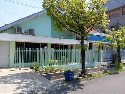 Rumah Tua Tengah Kota Seteran Selangkah Dari Jalan Thamrin
