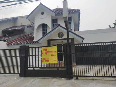 Sewa jual Rumah 2 Lantai Besar Villa Melati Mas Serpong Tangerang
