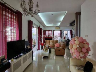 Rumah Posisi Hoek Bagus Siap Huni di District Premium Kebayoran Bintaro