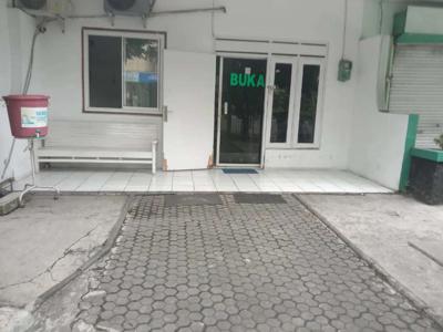 Dikontrakkan rumah Jl Soekarno Hatta No 65 Semarang